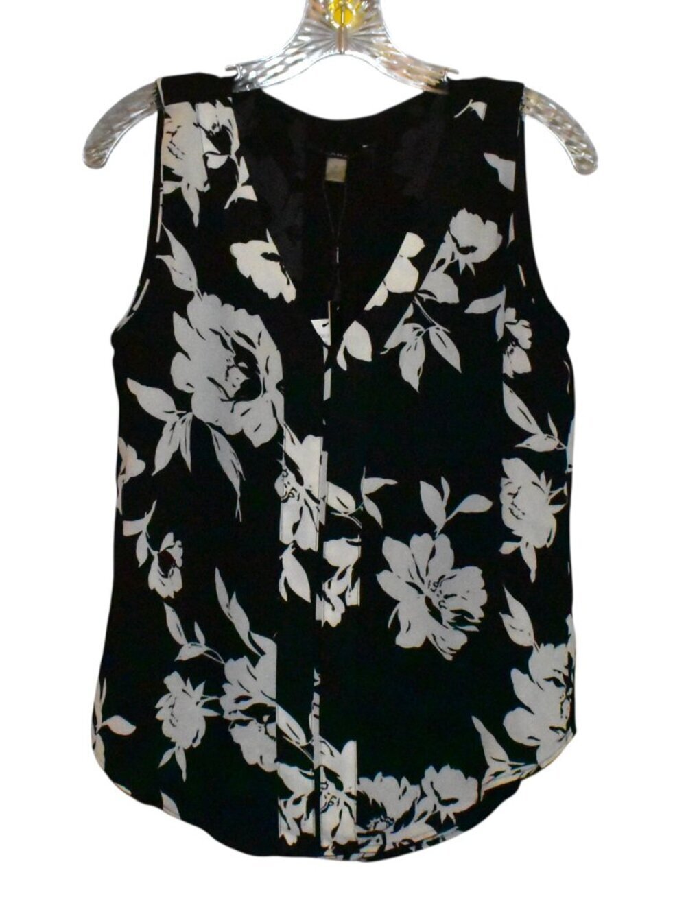 T Tahari Graphic Floral Sleeveless Pullover V Neck Blouse